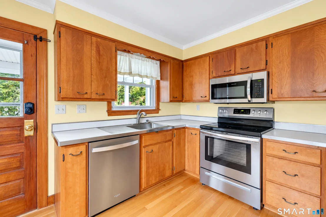 Photo of 282 Boston Post Road