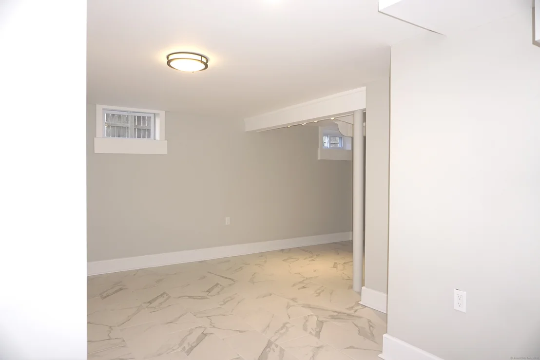 Photo of 87 Rosen Avenue