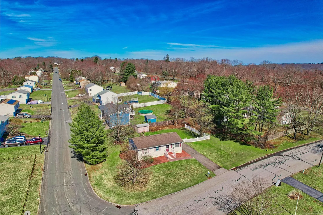 Photo of 237 Bradford Road