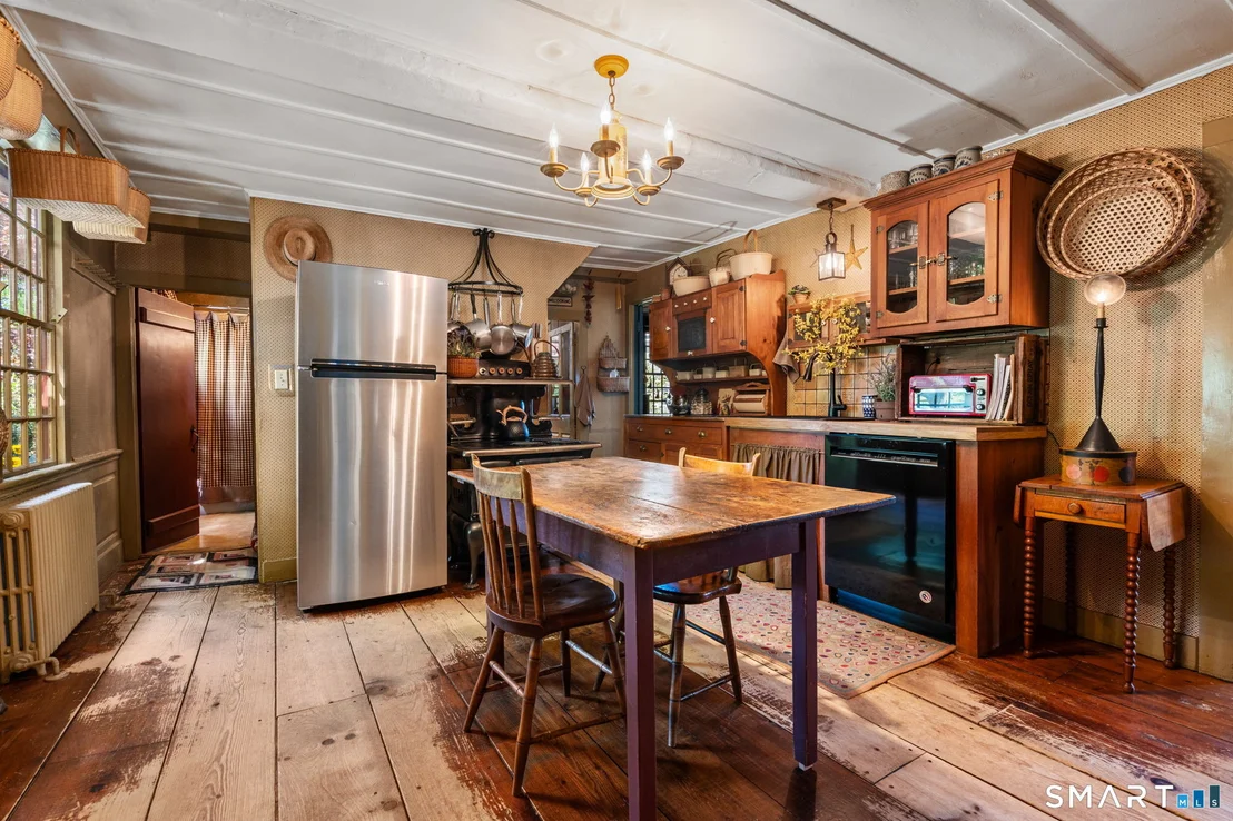 Photo of 921 Thompsonville Road