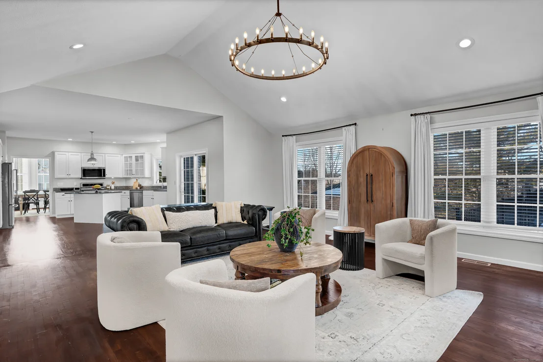 Photo of 41 Windermere Ridge Drive