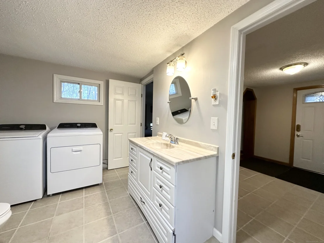 Photo of 418 Lake Road