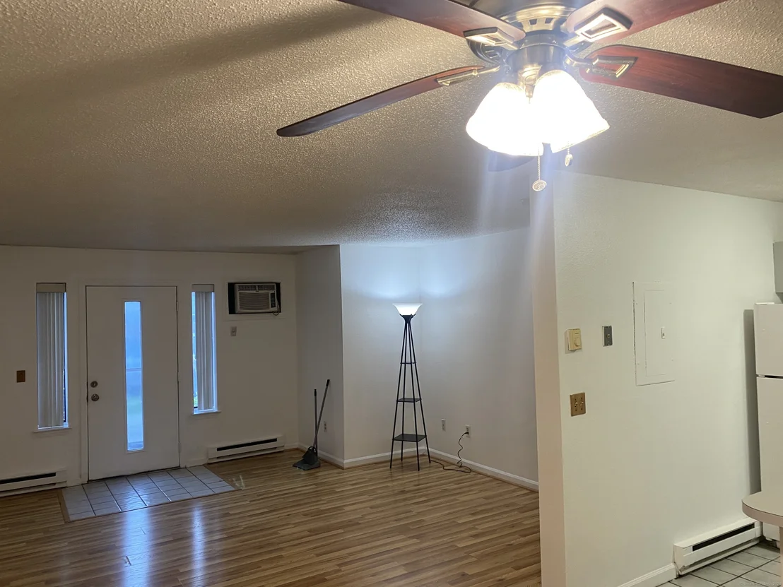 Photo of Unit 30D at 925 Oronoke Road
