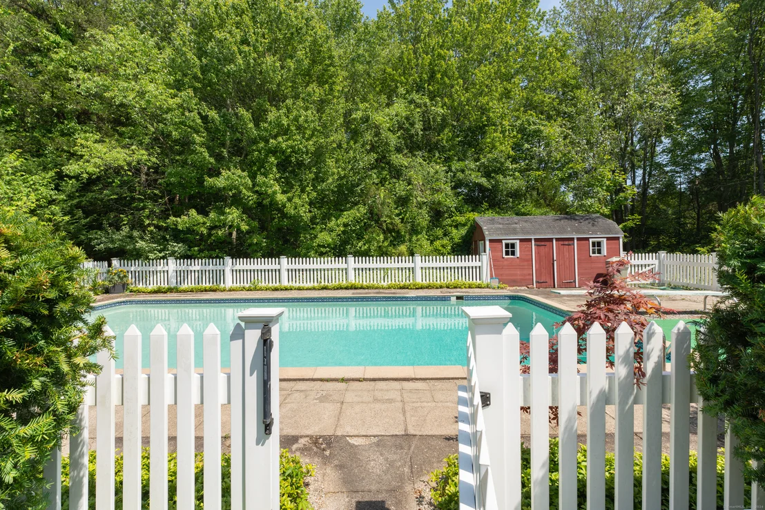 Photo of 11 Winthrop Road