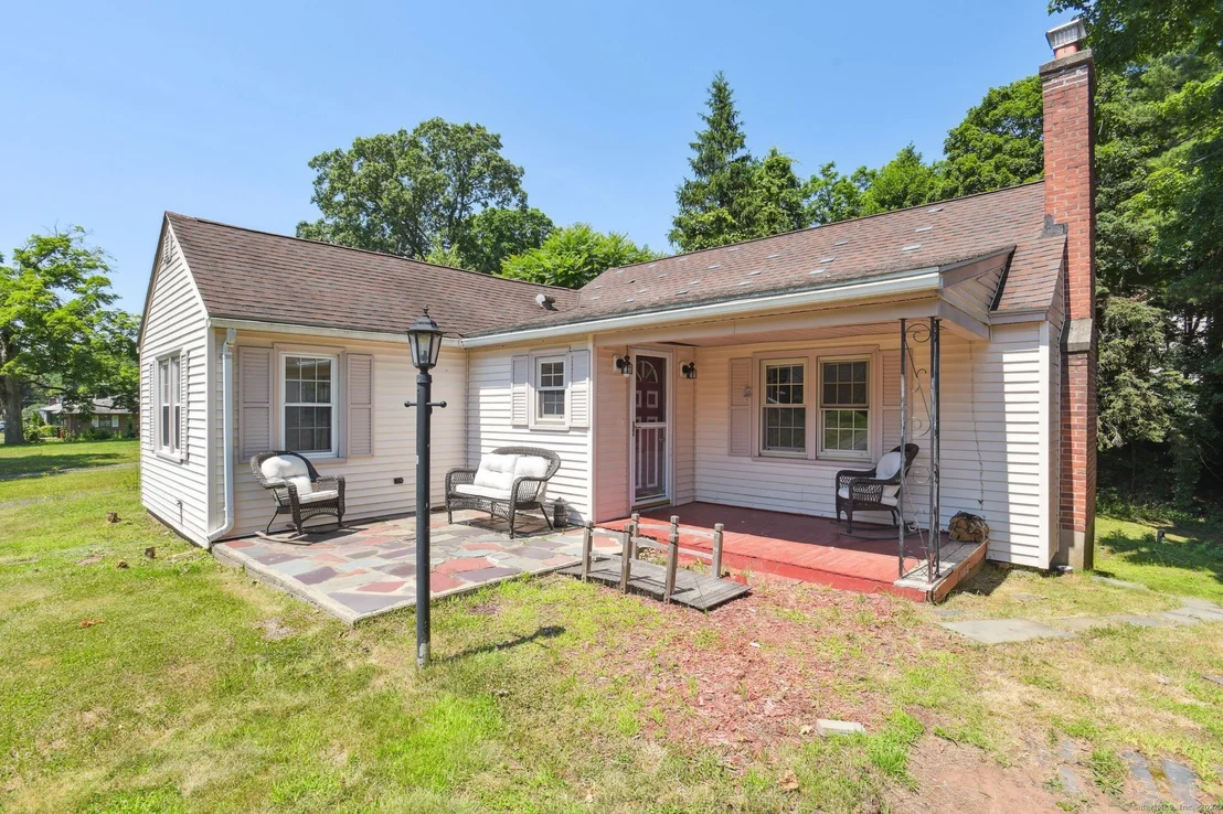 Photo of 574 Gracey Avenue