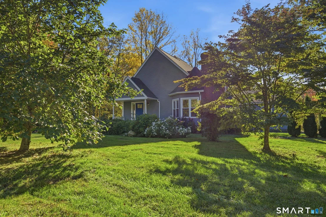 Photo of 2 Pinewood Trail