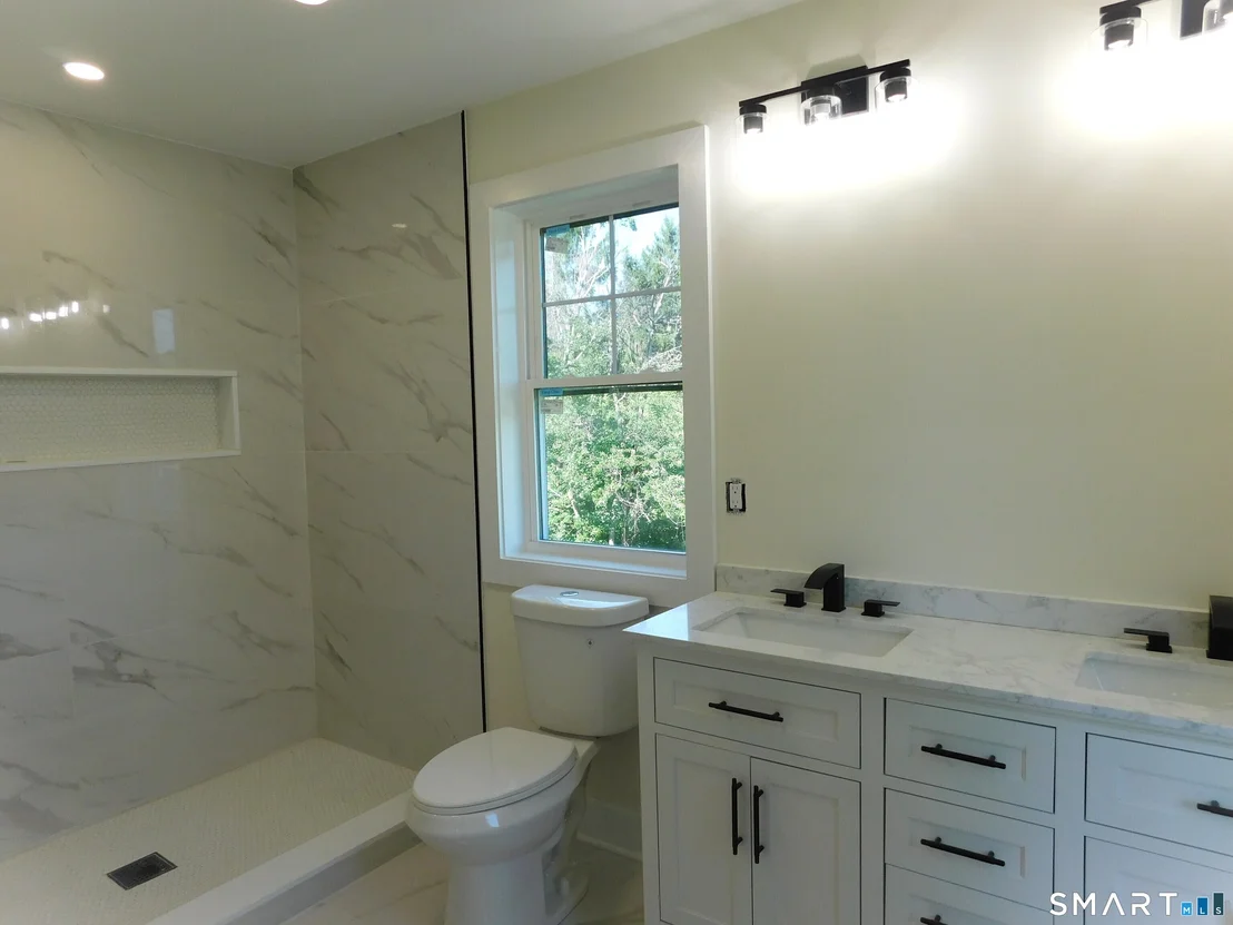 Photo of 60 Mohegan Road