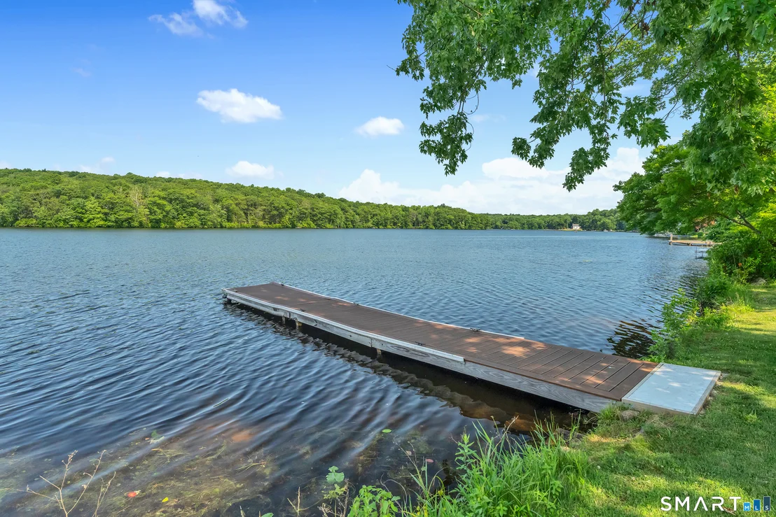 Photo of 51 Lakeview Drive