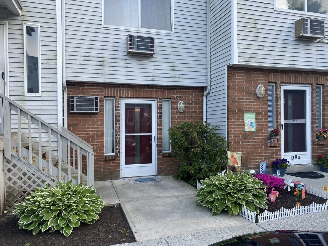 Photo of Unit 30D at 925 Oronoke Road