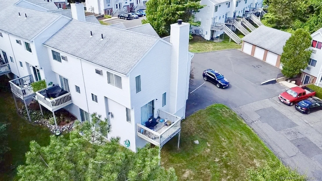 Photo of Unit 24A at 925 Oronoke Road