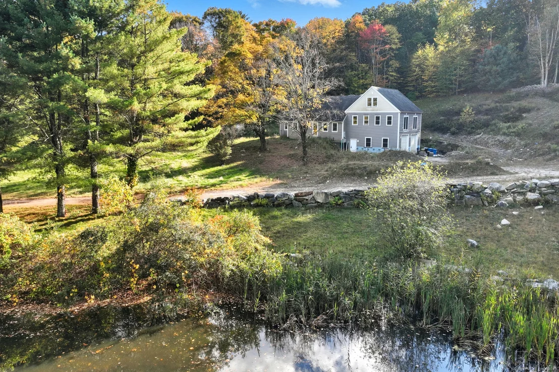 Photo of 190 Cider Mill Road