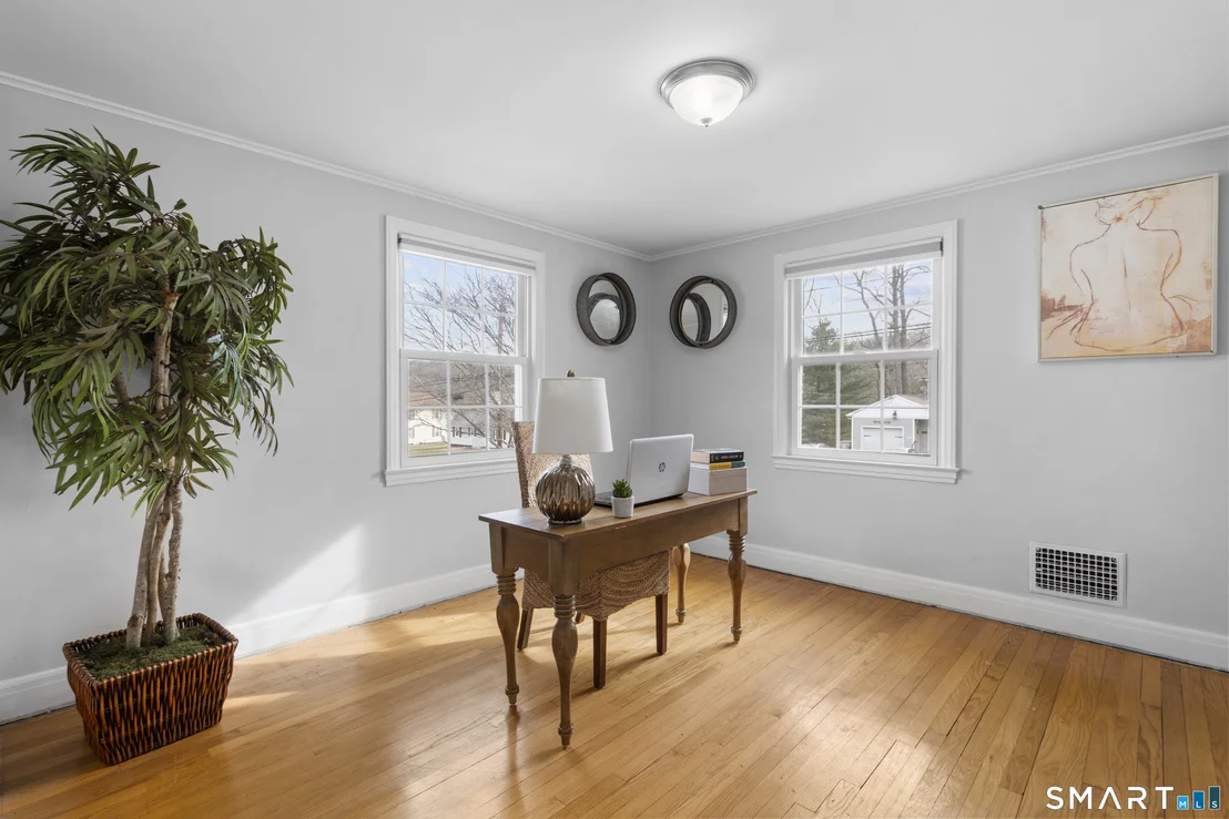 Photo of 543 East Road