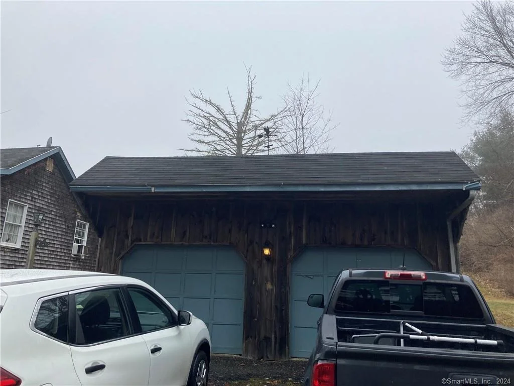 Photo of 319 Mashentuck Road