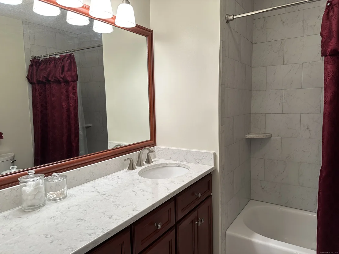 Photo of Unit APT23 at 827 Oronoke Road
