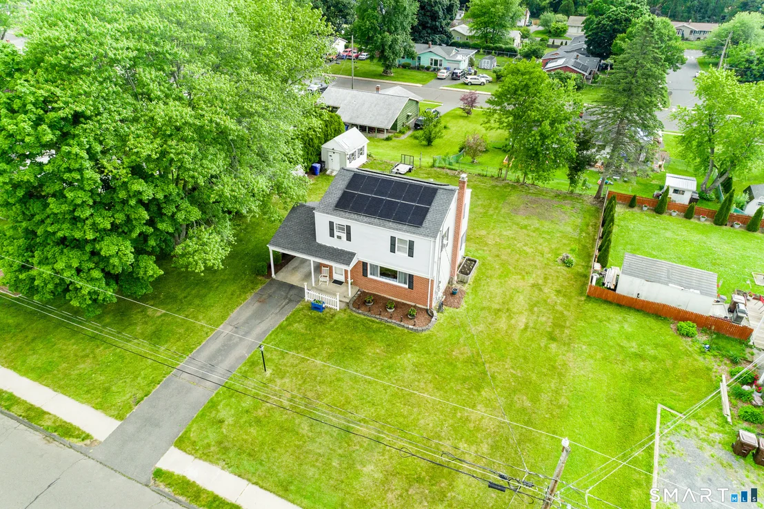 Photo of 50 Putnam Lane