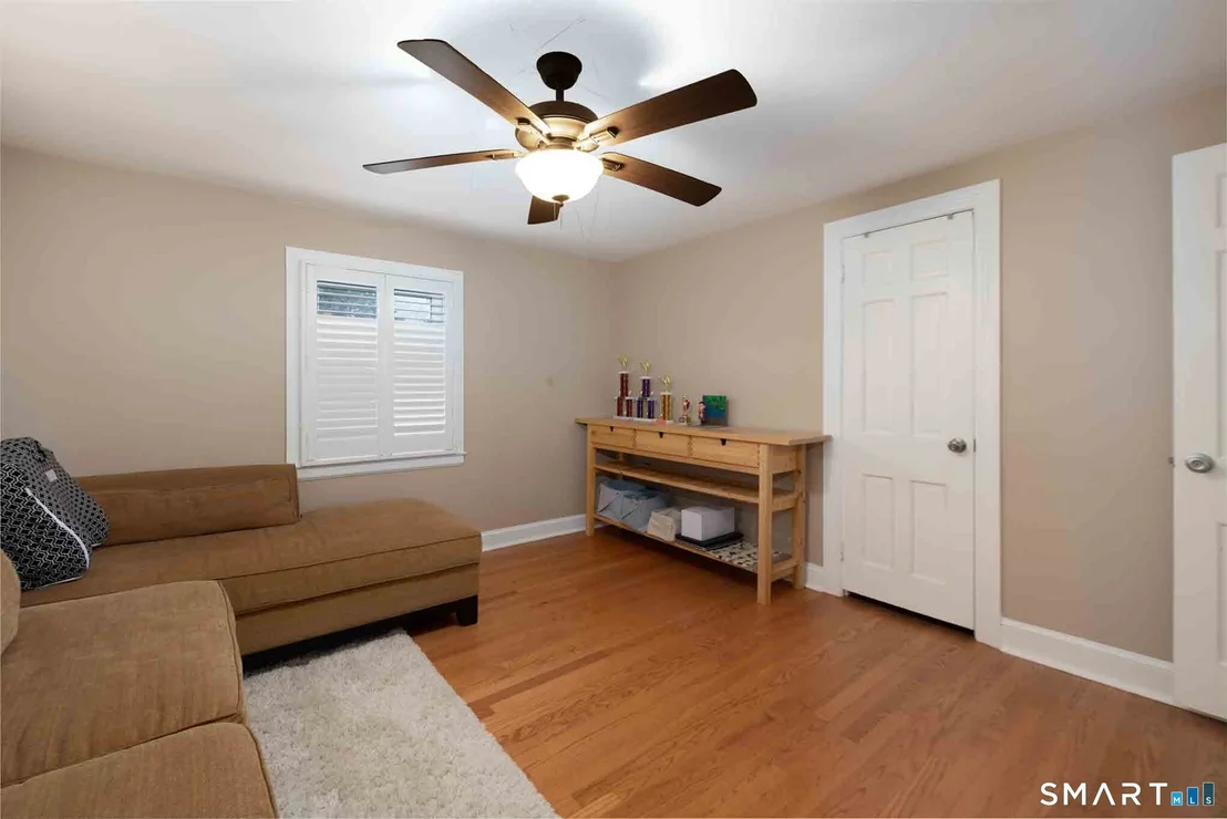 Photo of 140 Round Hill Road