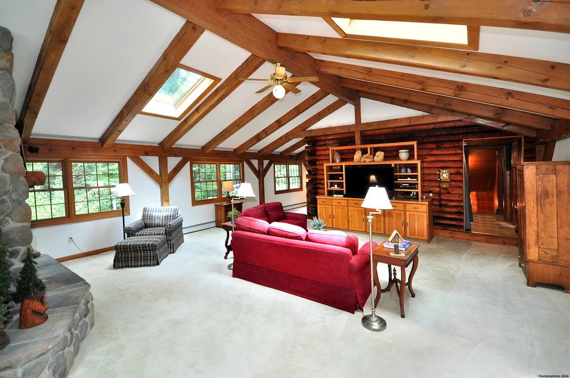 Photo of 31 Spring Glen Drive