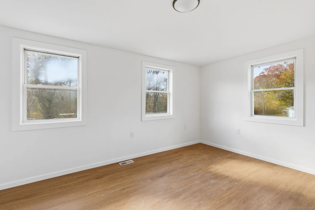 Photo of 18 Pautipaug Hill Road