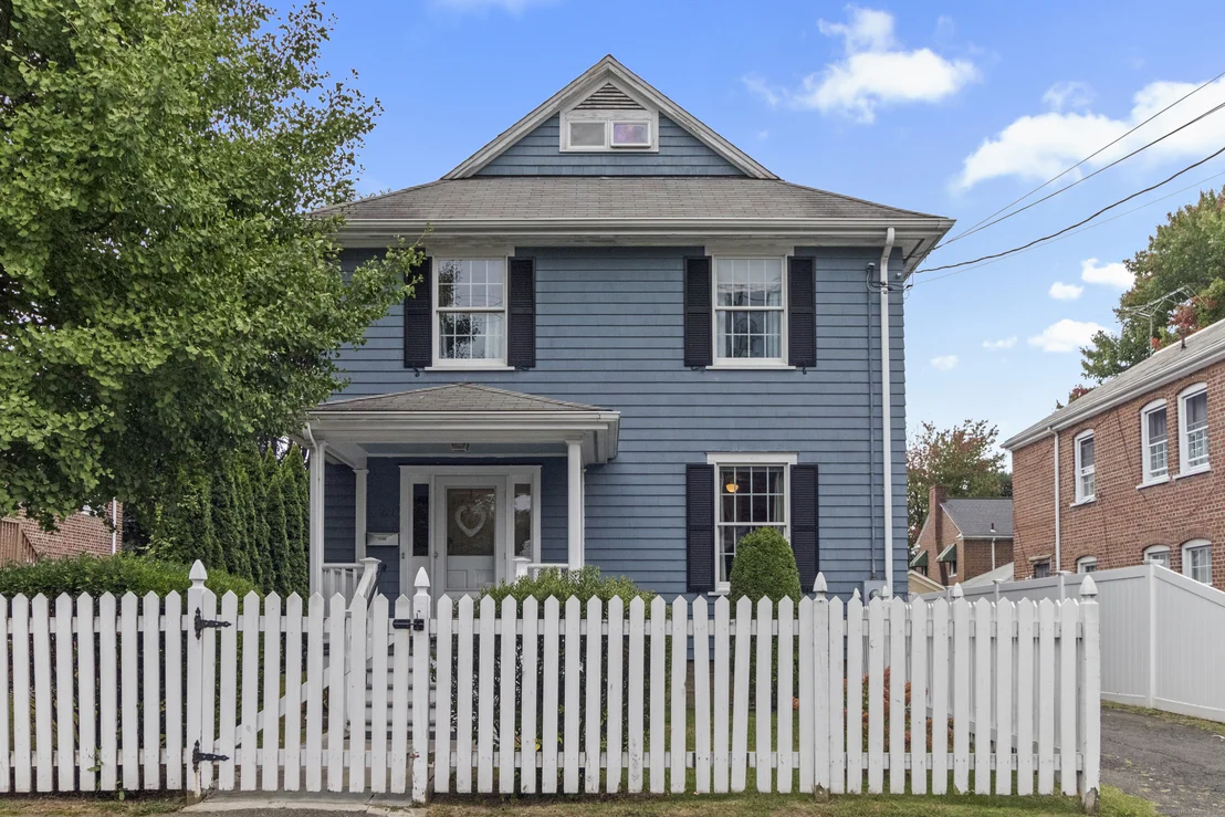 Photo of 127 Grasmere Avenue