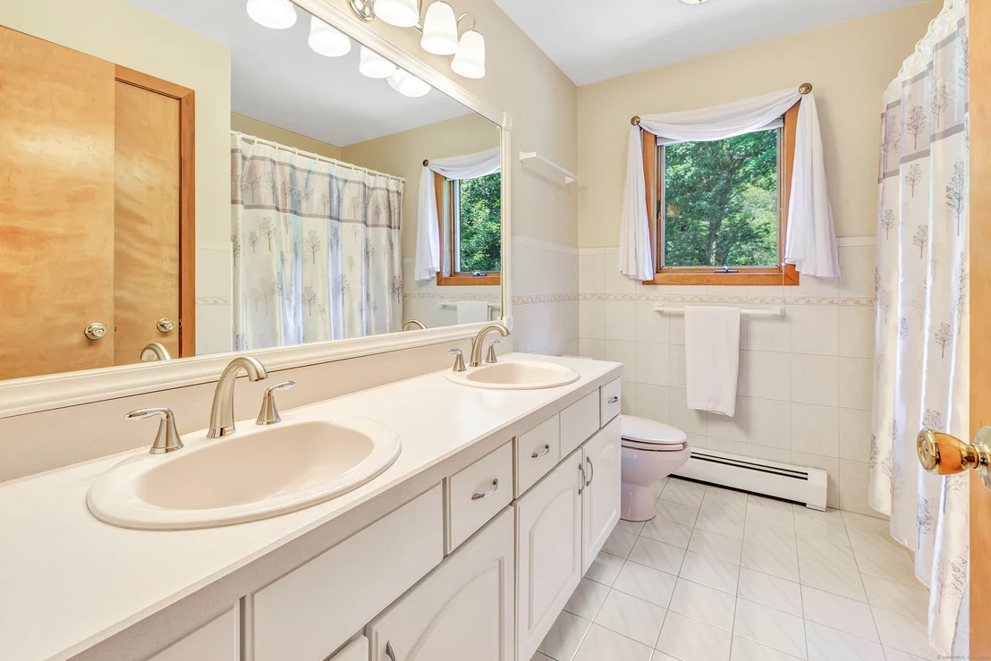 Photo of 26 Rolling Brook Lane