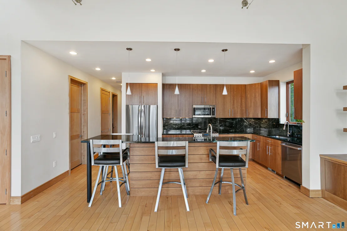 Photo of 152 Lakeside Drive