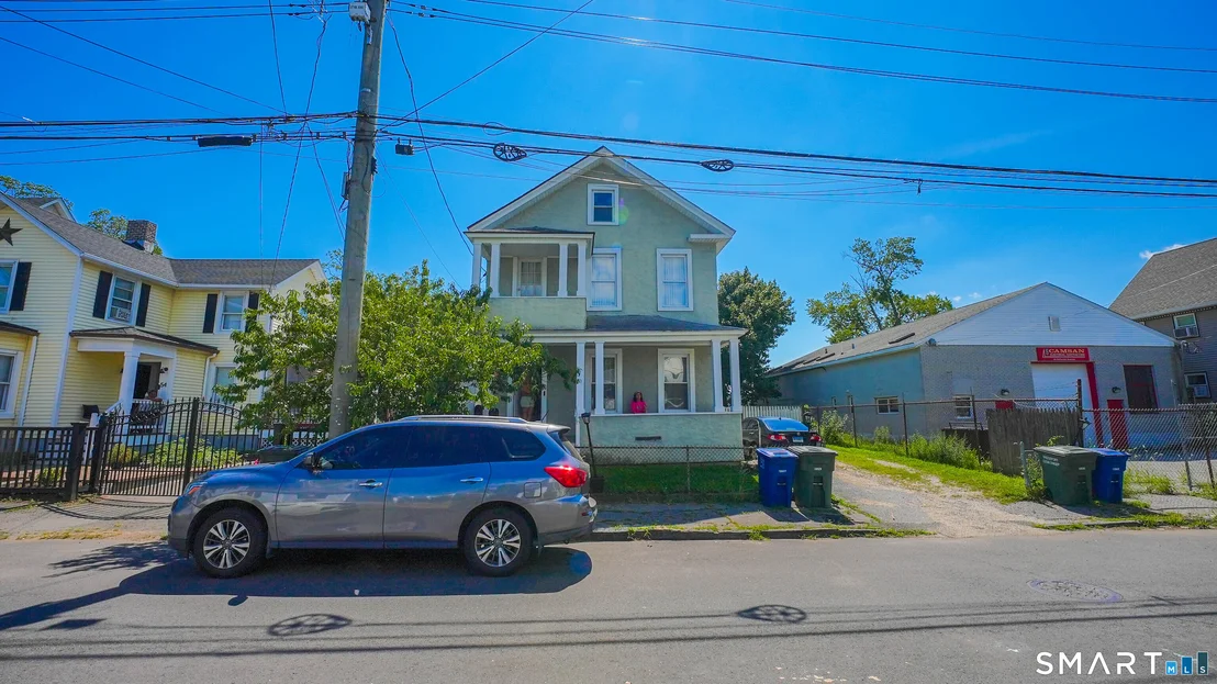 Photo of 46 Deforest Avenue