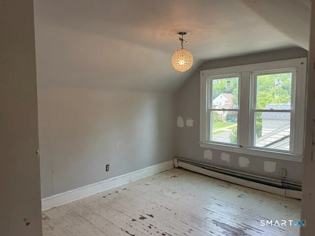 Photo of 105 Roydon Road