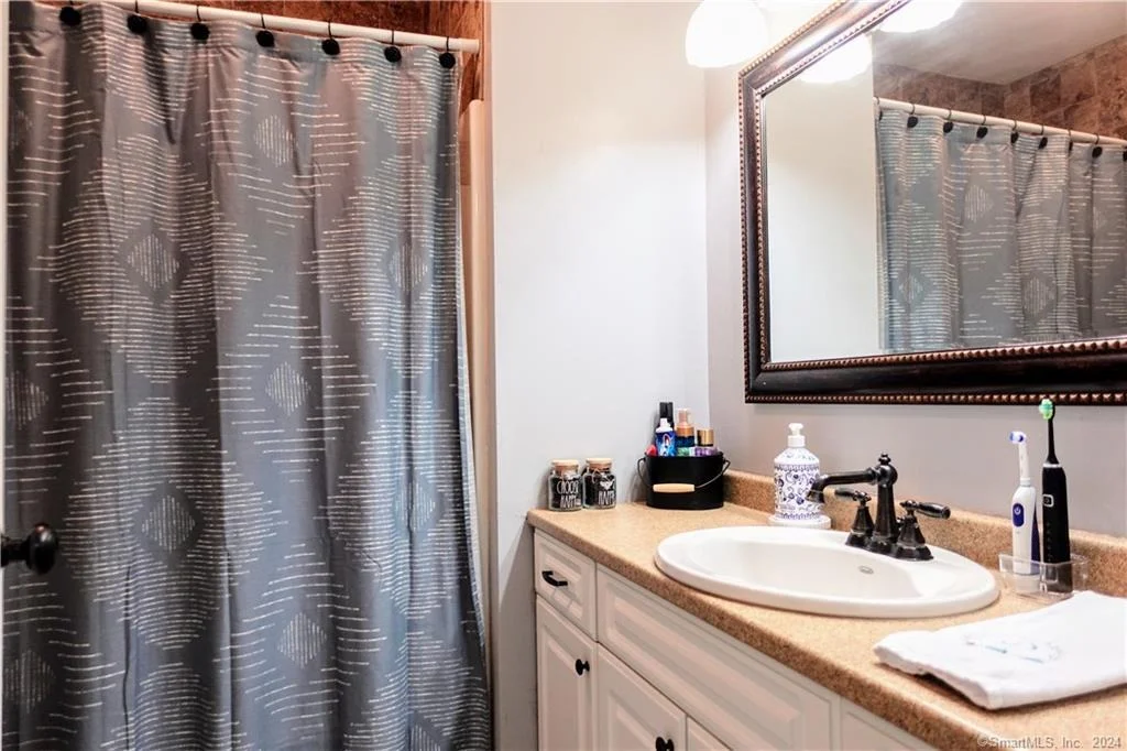 Photo of Unit 46 at 827 Oronoke Road