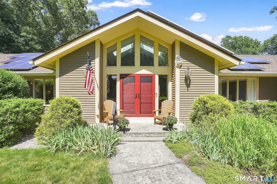 Photo of 70 Davis Road