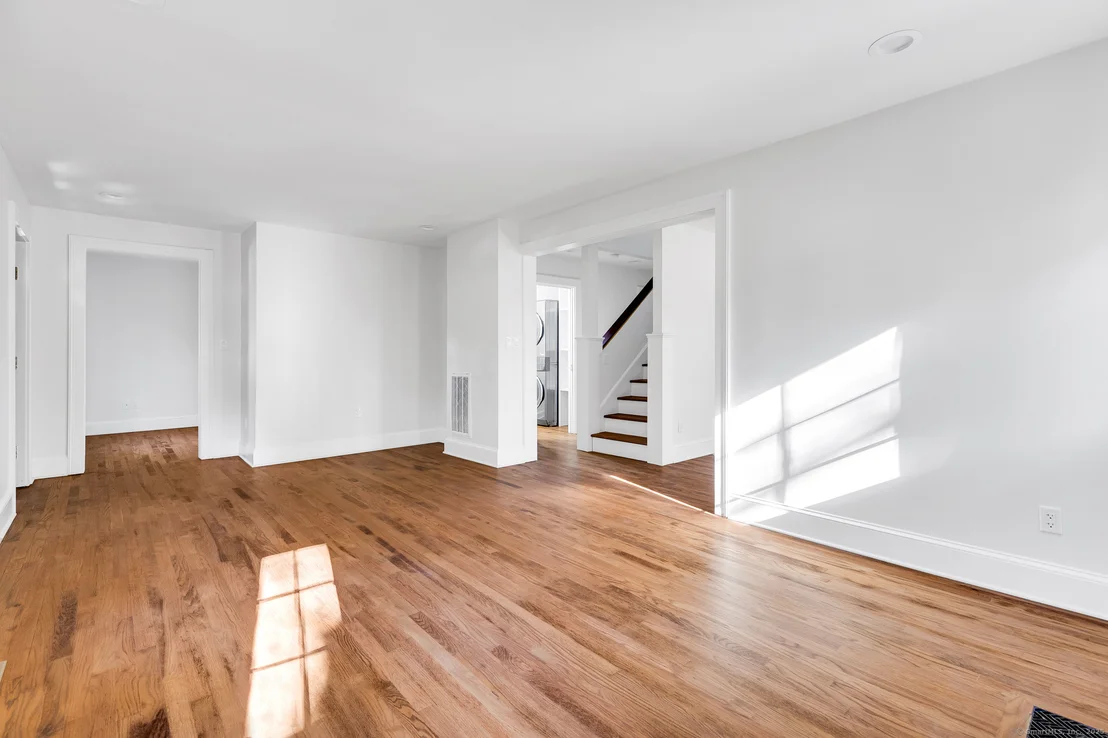 Photo of 31 Cedarhurst Lane