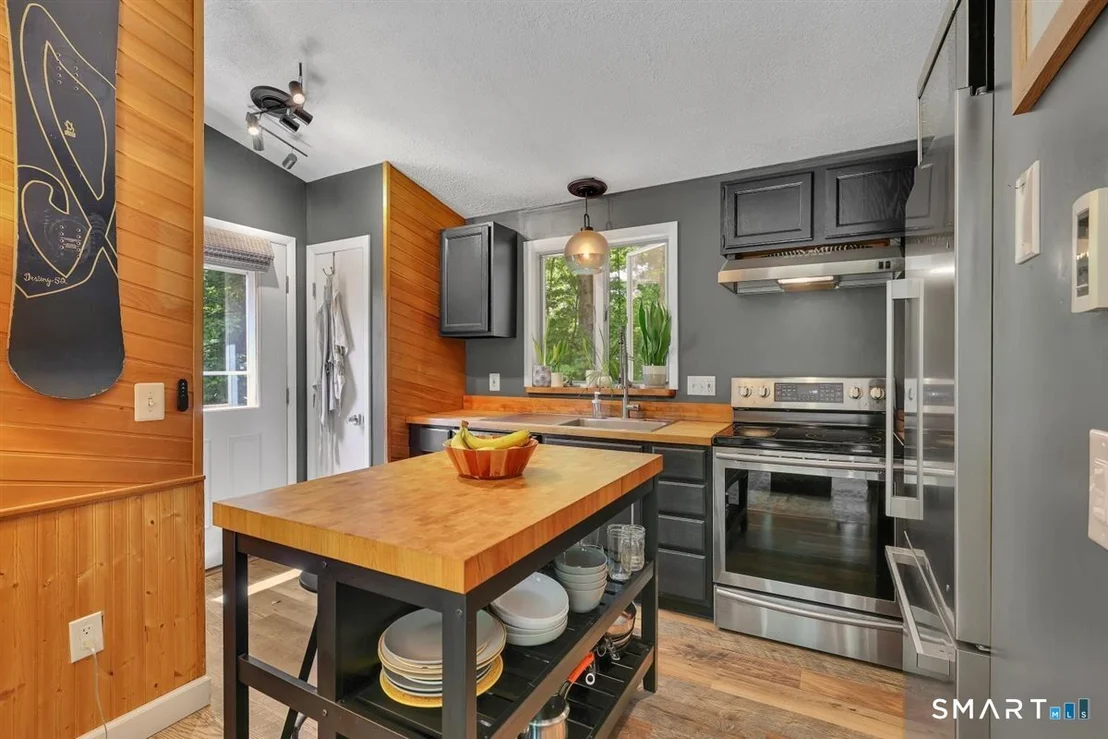 Photo of 43 Flagg Hill Road