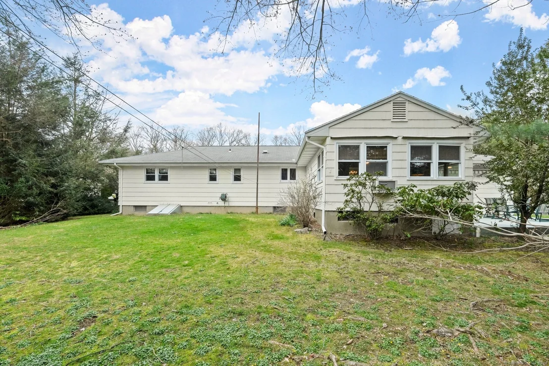 Photo of 90 Lu Manor Drive