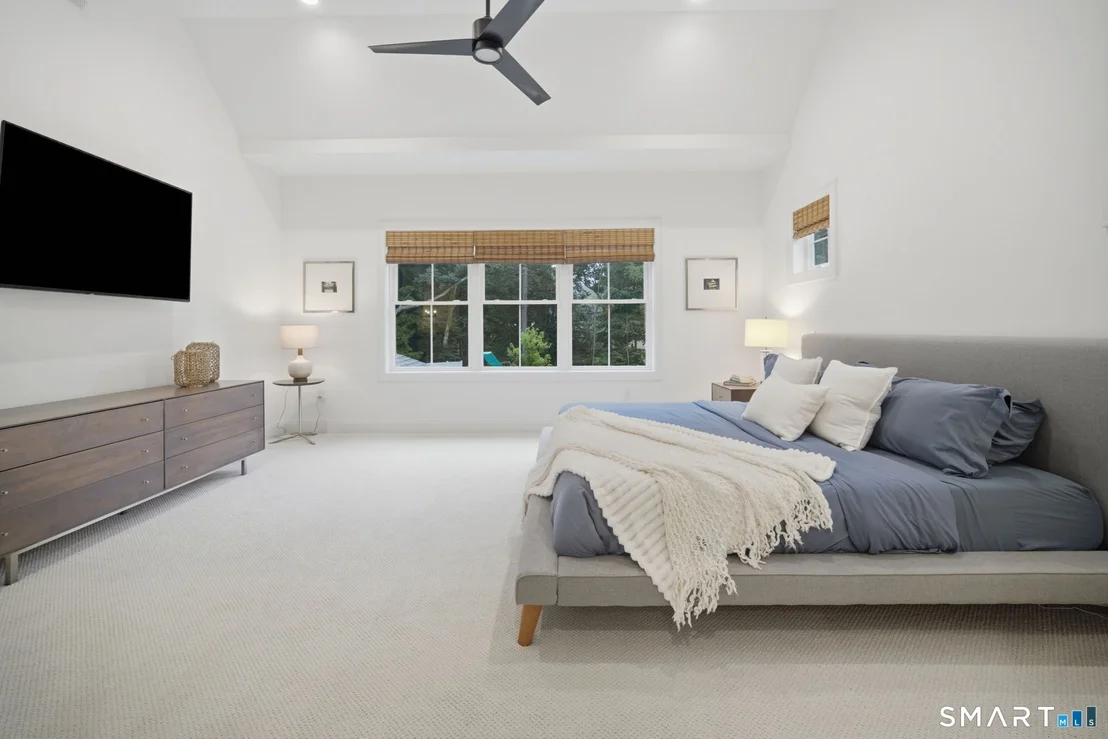 Photo of 43 Oak Ridge Drive