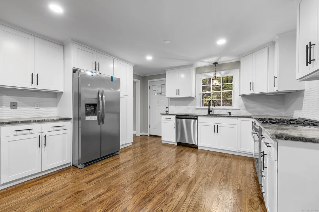 Photo of 545 Simsbury Road
