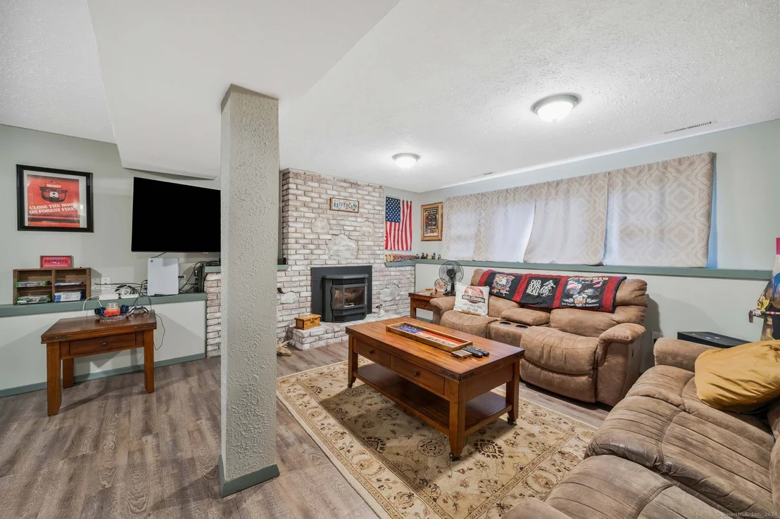 Photo of 100 Fieldstone Lane