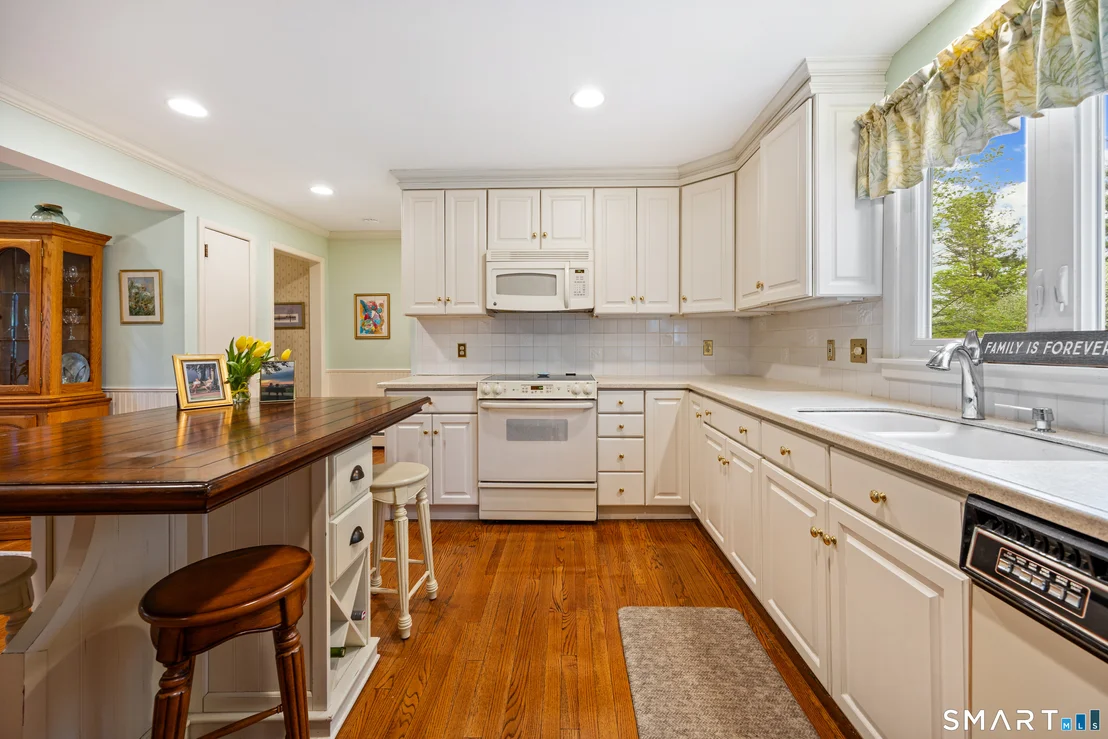 Photo of 230 Wallingford Road