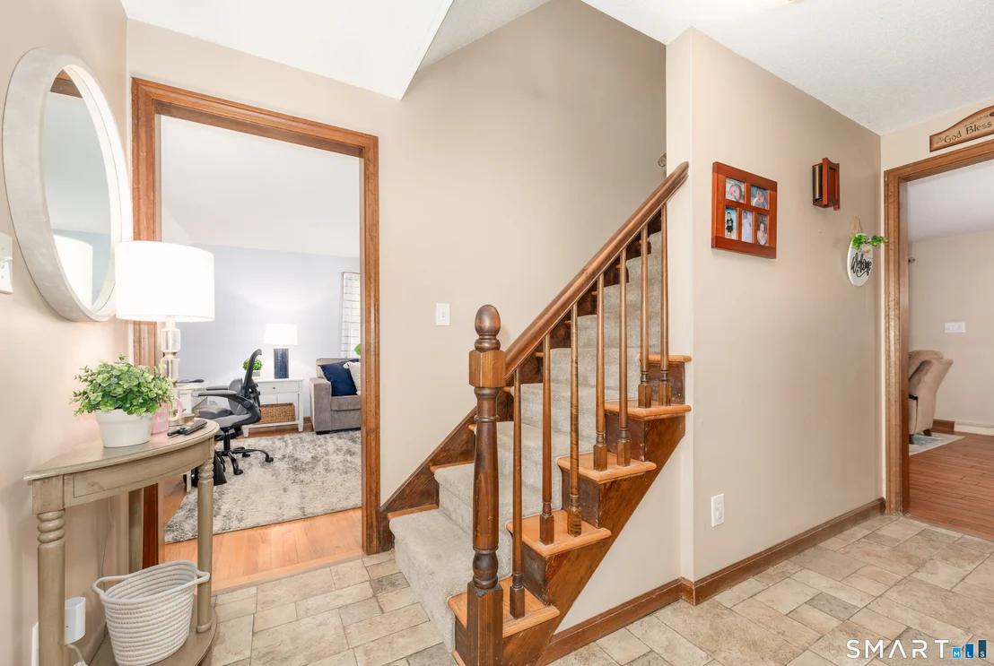 Photo of 81 White Oak Drive