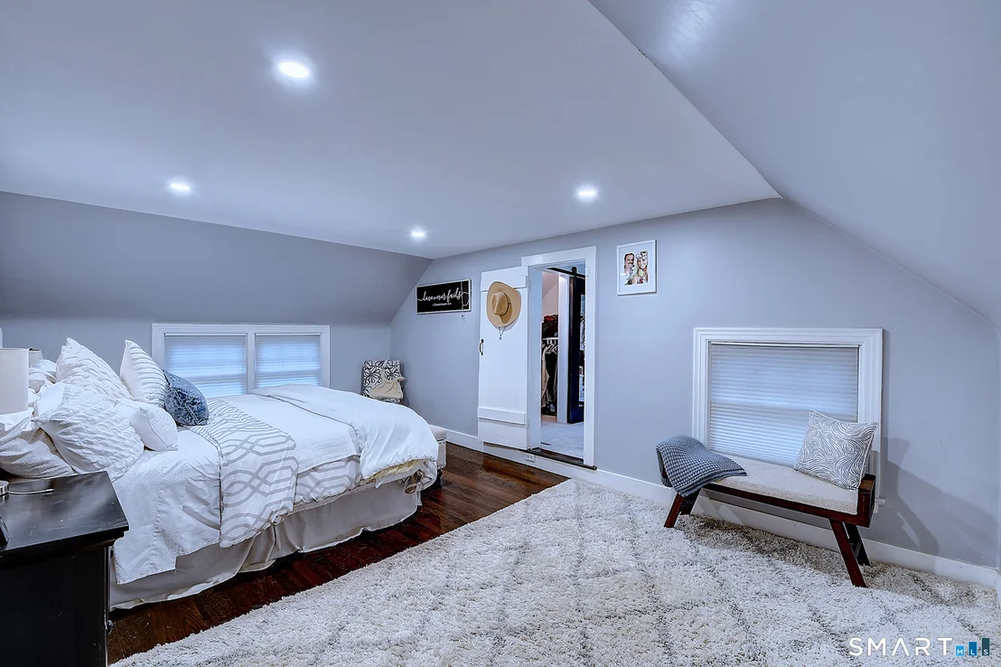 Photo of 27 Chestnut Hill Road