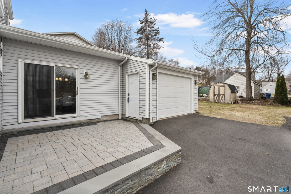 Photo of 543 East Road