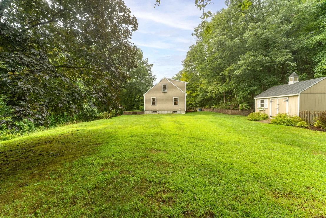 Photo of 512 Squaw Rock Road