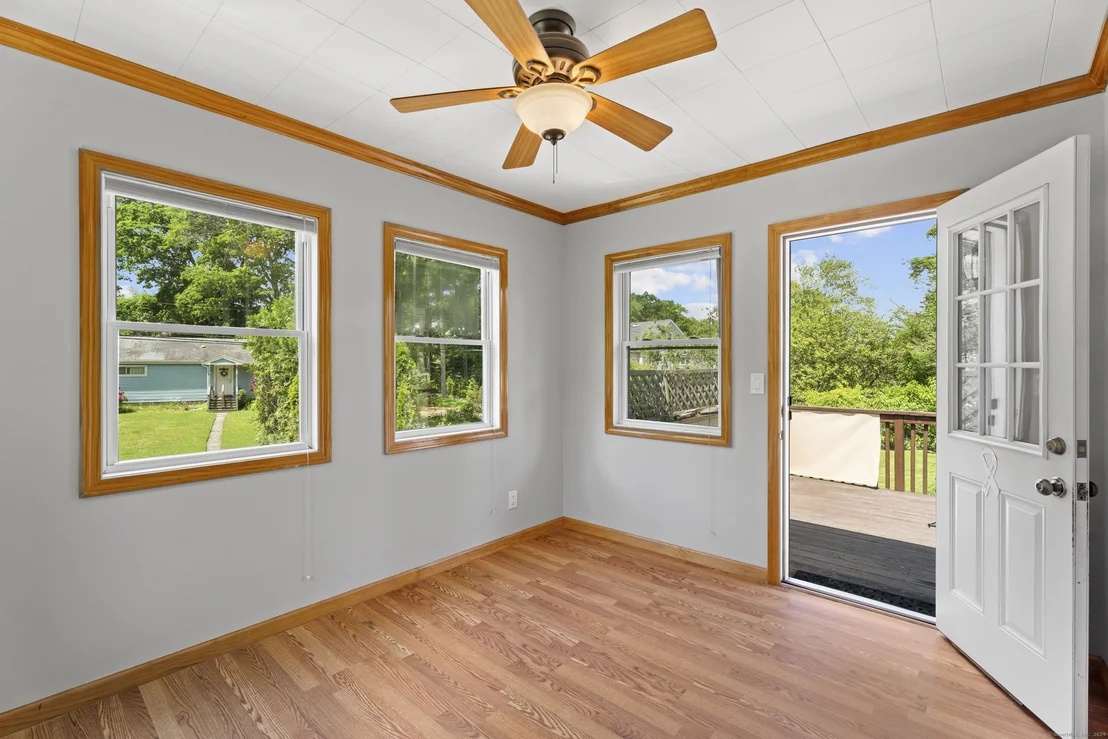Photo of 252 Lakeview Drive