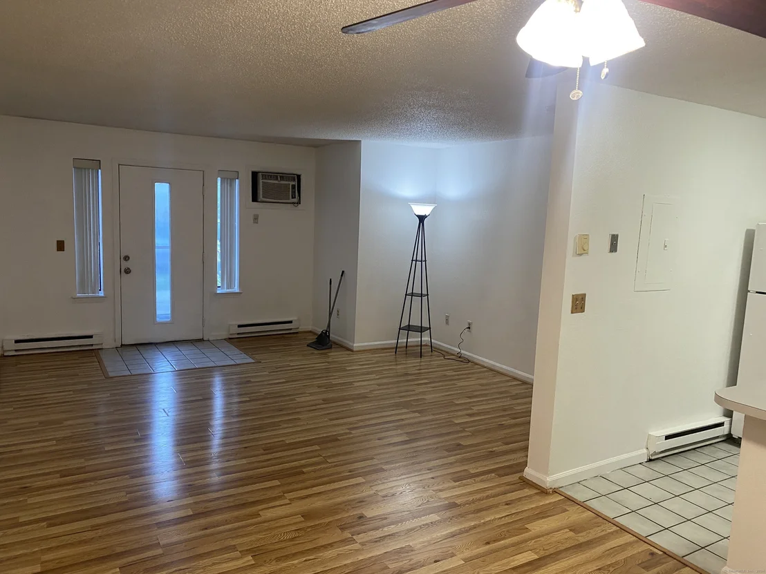 Photo of Unit 30D at 925 Oronoke Road