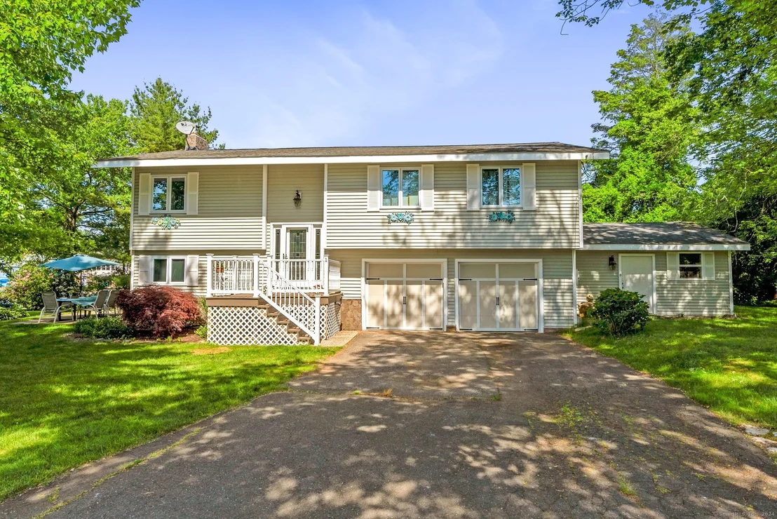 Photo of 1 Lakeside Circle
