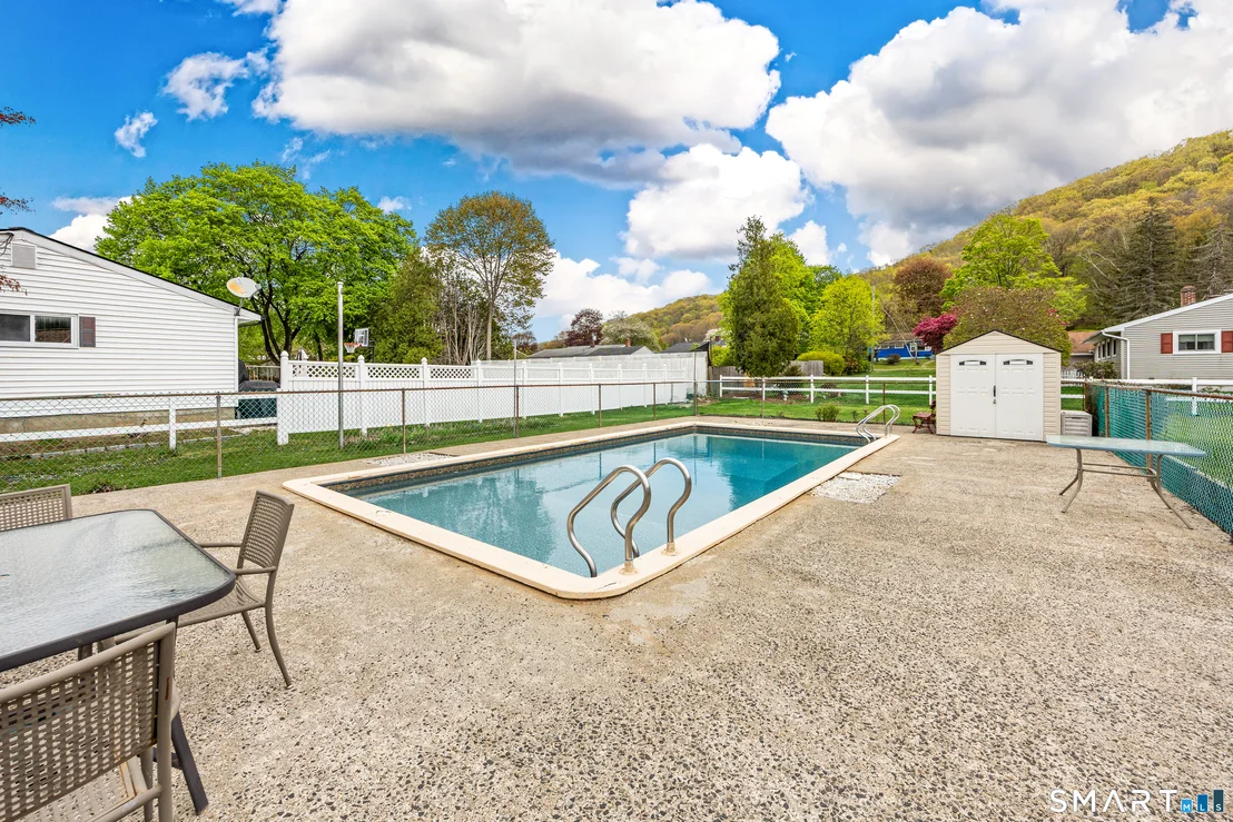 Photo of 44 Beacon Manor Road