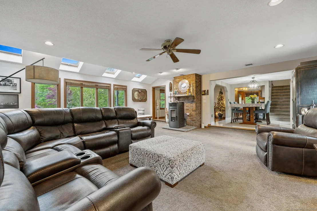 Photo of 67 Shuttlemeadow Road