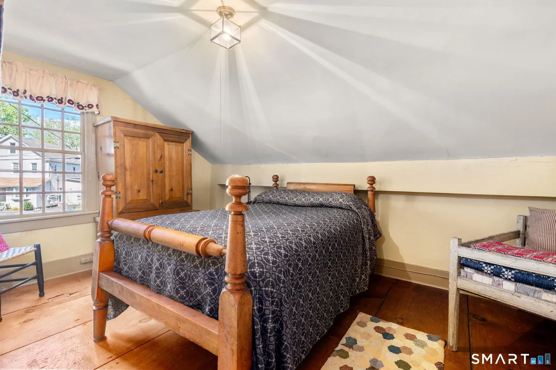 Photo of 921 Thompsonville Road