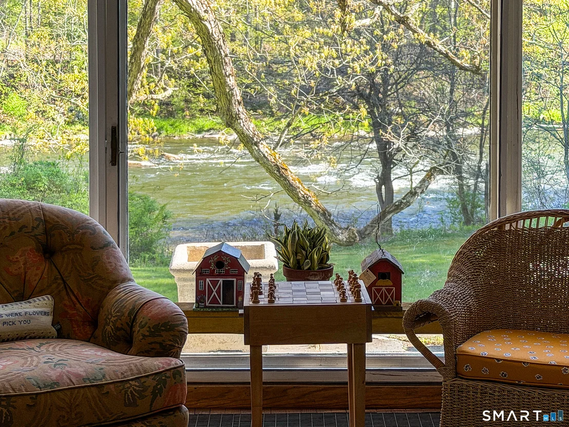 Photo of 35 River Road