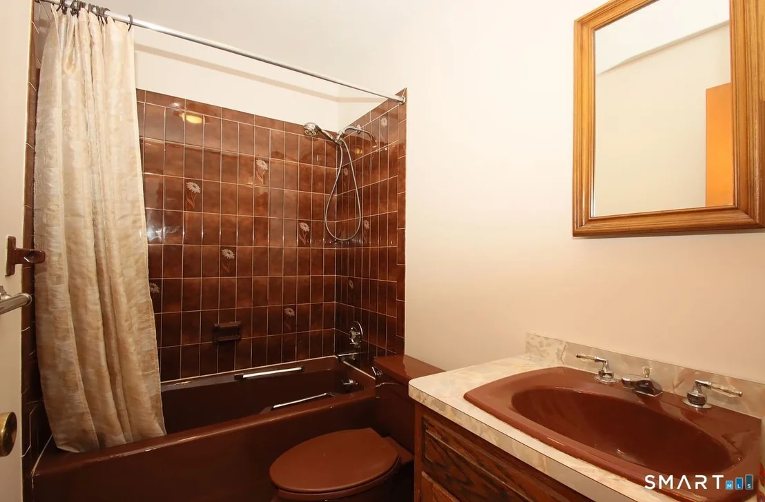 Photo of 328 Saybrook Road