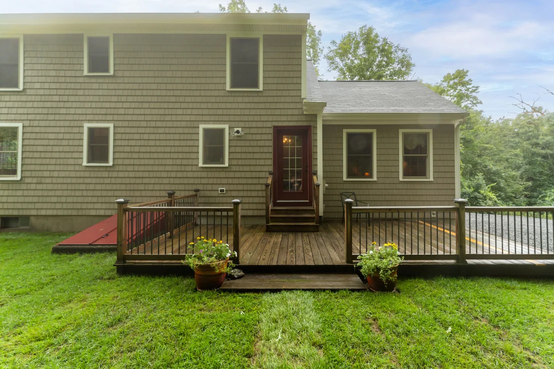 Photo of 512 Squaw Rock Road