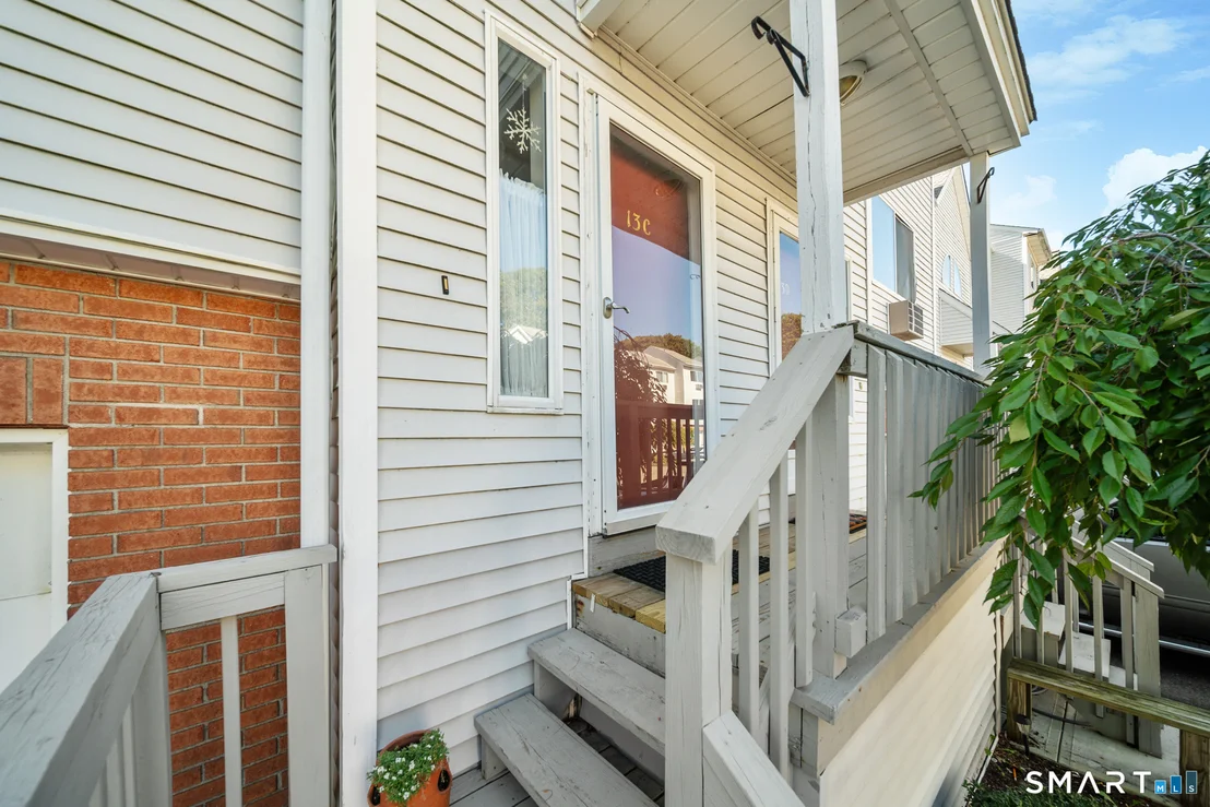 Photo of Unit 13C at 925 Oronoke Road